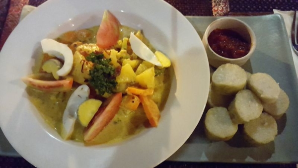 Eating out in Ubud. Gedong Sisi Warung. Vegetable curry with rice dumblings.