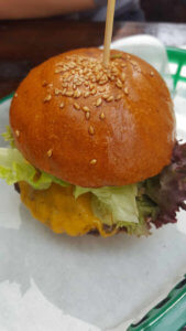 Small Cheeseburger - lunch offer. Burger Special Berlin.