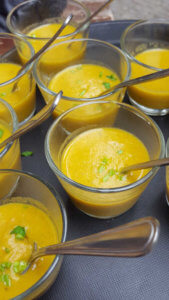 Pêle-Mêle yellow lentile soup - Eat the World Neukölln