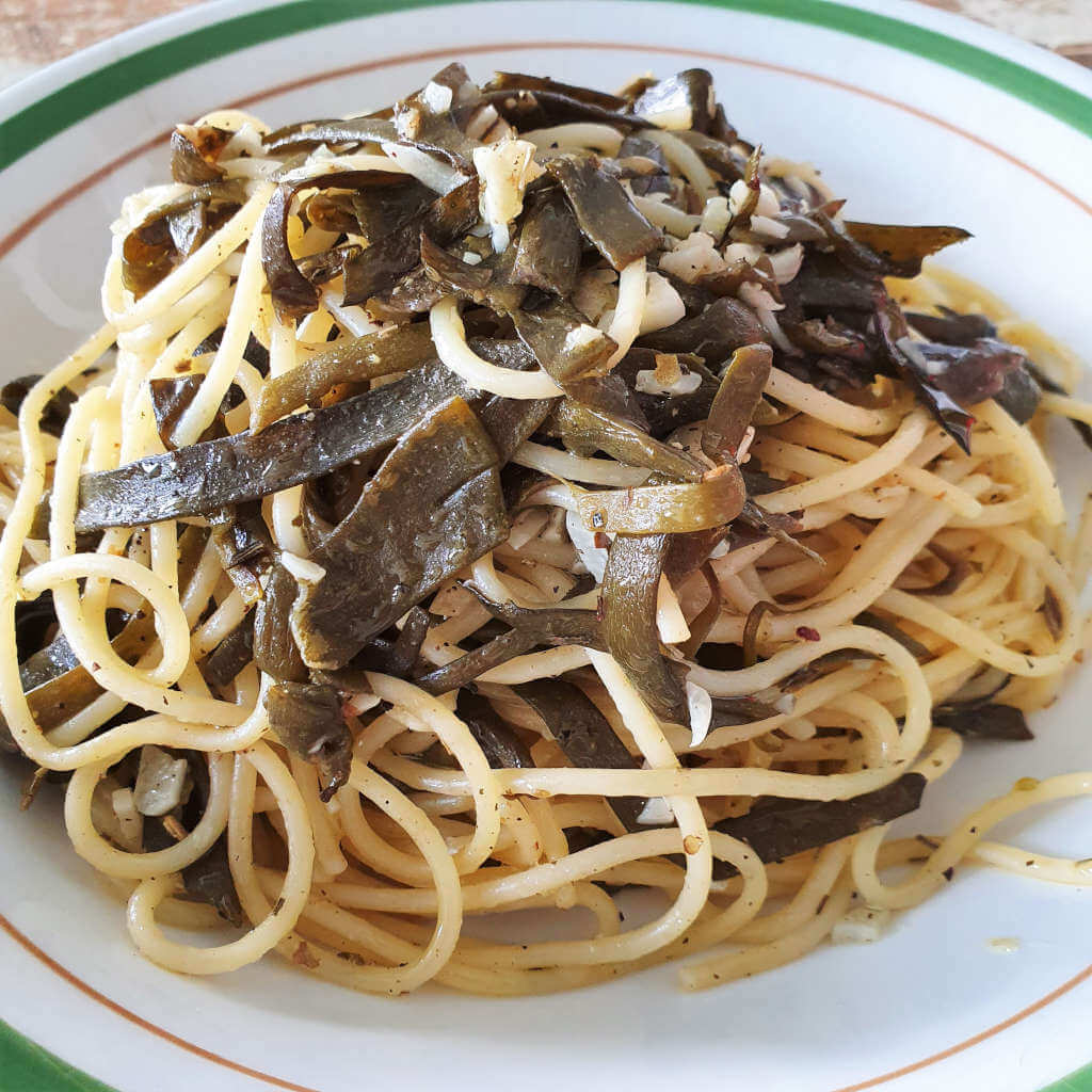 Spaghetti Alio Olio mit Meeresspaghetti